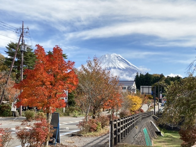本栖湖から待望の富士山が姿を見せてくれた！